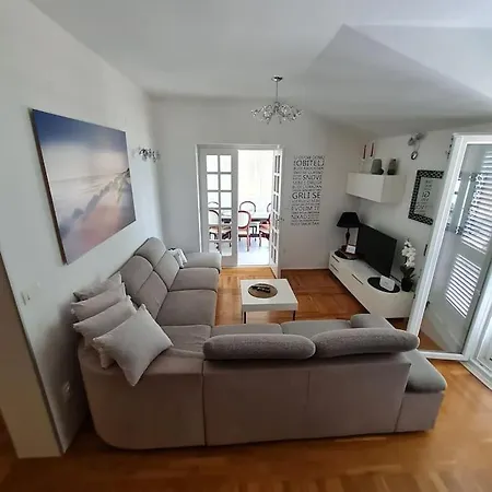 Апартаменти Delux Apartman Sue