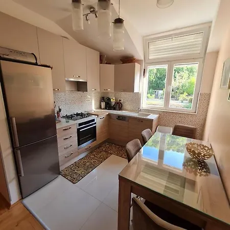 Delux Apartman Sue Апартаменти Спліт