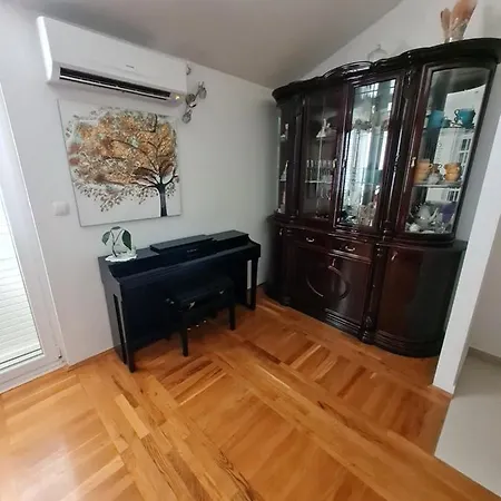 Delux Apartman Sue Апартаменти Спліт